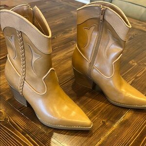 Tan Western Ankle Boots - Size 6.5